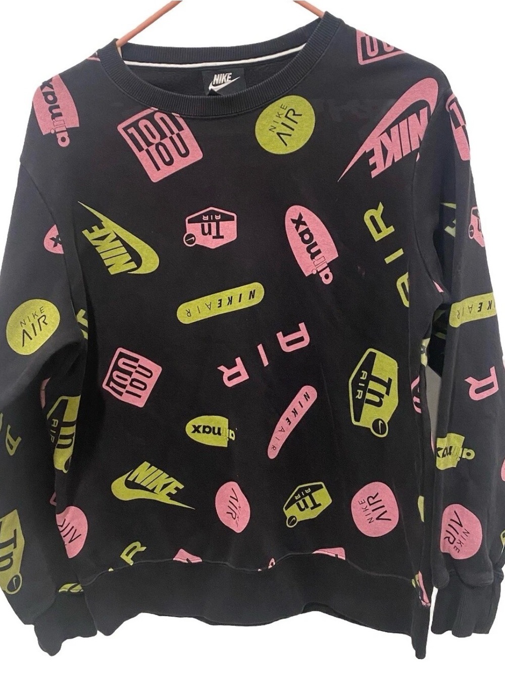 Nike Air Max Sweatshirt Womens Medium M Black Sweater All Over Print Logo Pink
